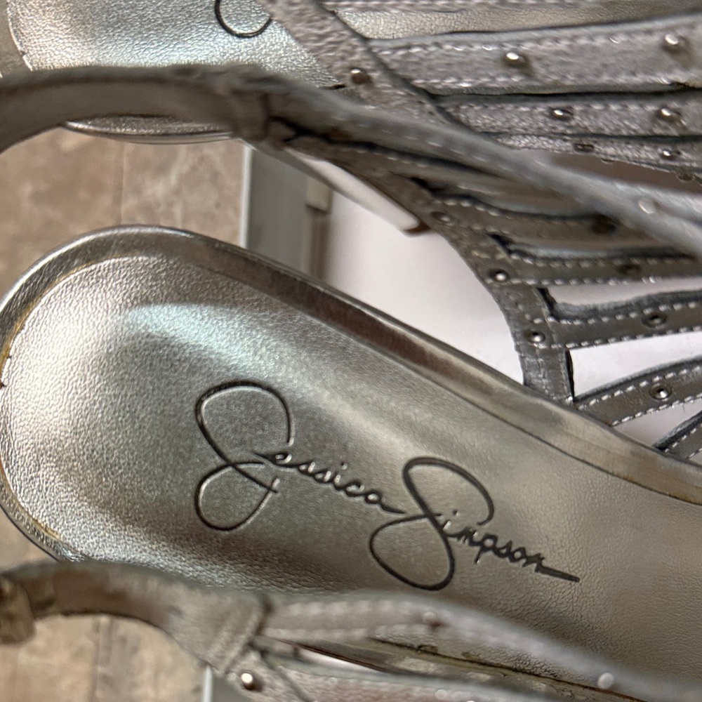 JESSICA SIMPSON Silver Rock Strappy Studded High-Heel Sandals Size 9 - Picture 2 of 12